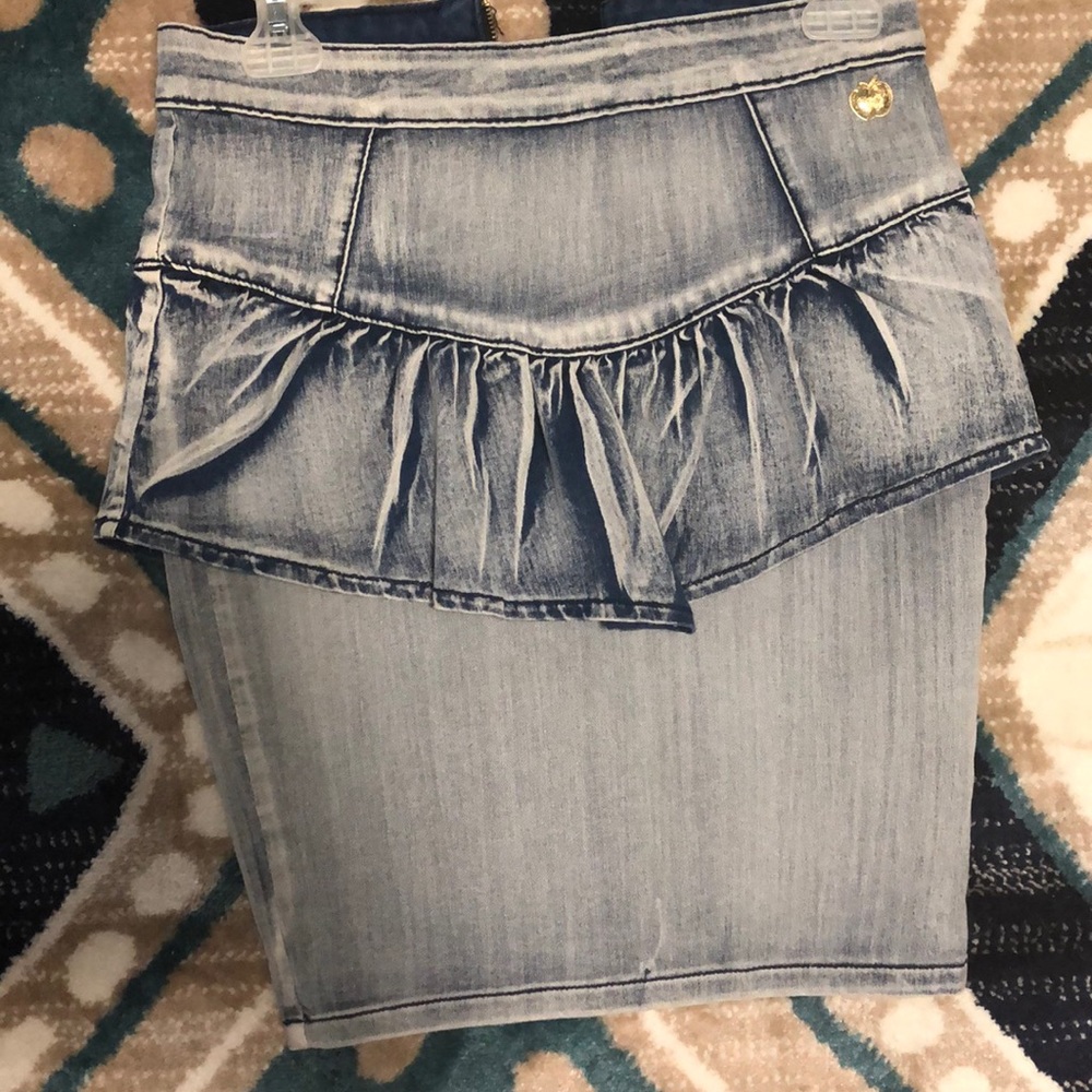 Apple Bottoms white washed skirt